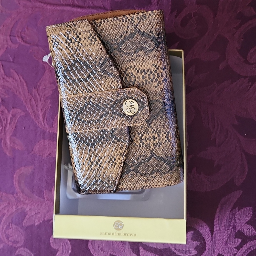 New in box cross body bag